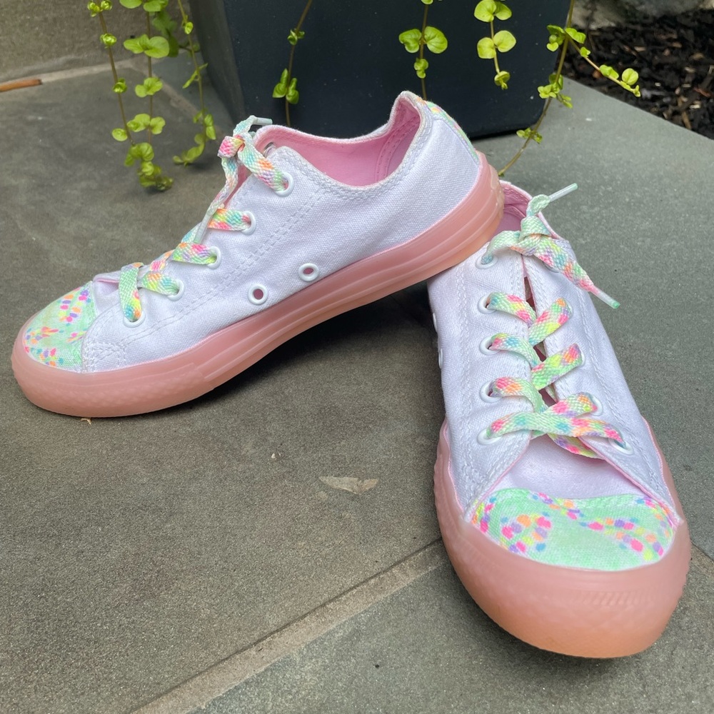 Girls Canvas Converse Sneakers Size 3 Junior